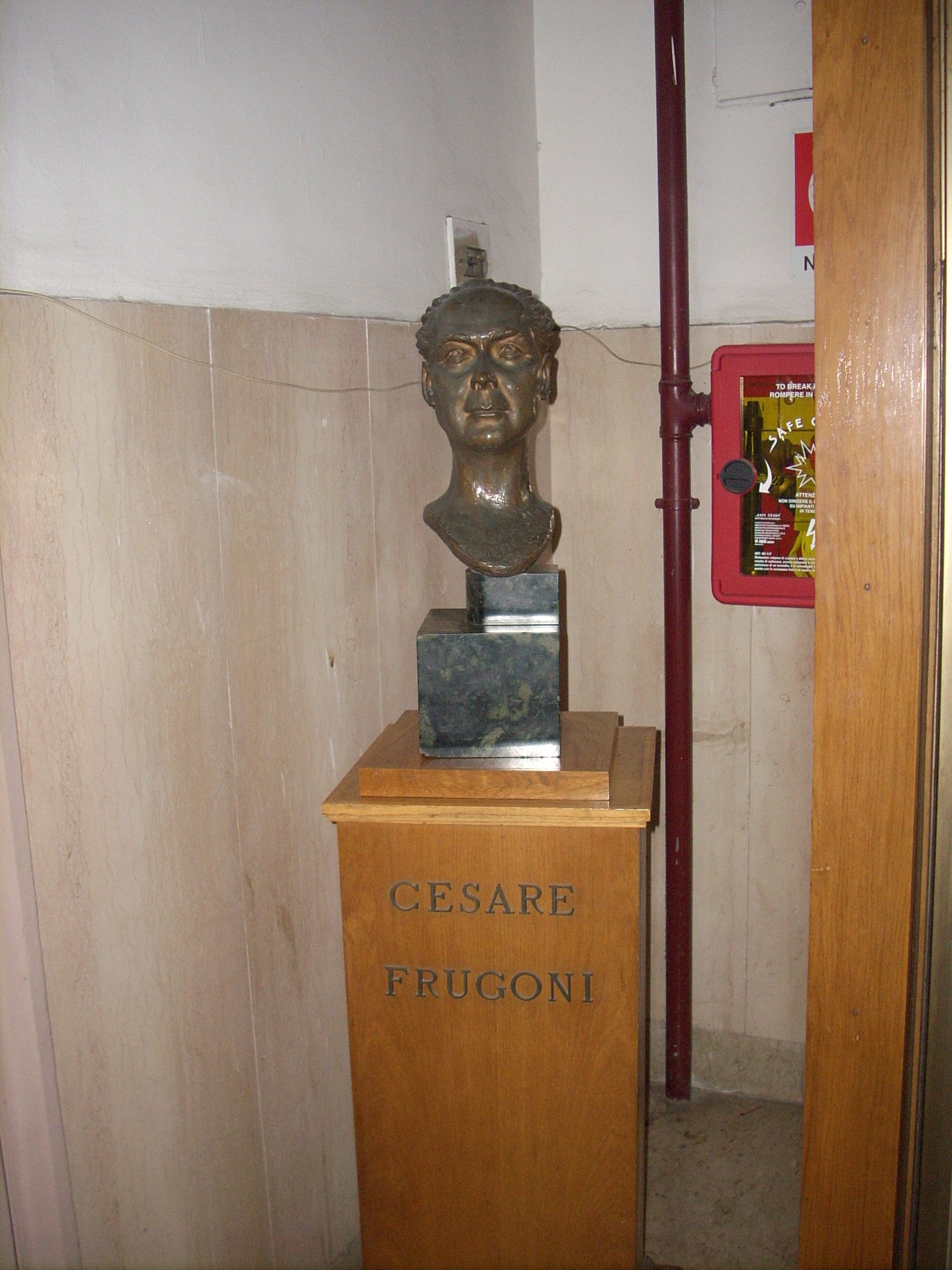 Cesare Frugoni's bust, Clinica medica, Policlinico Umberto I (1).JPG